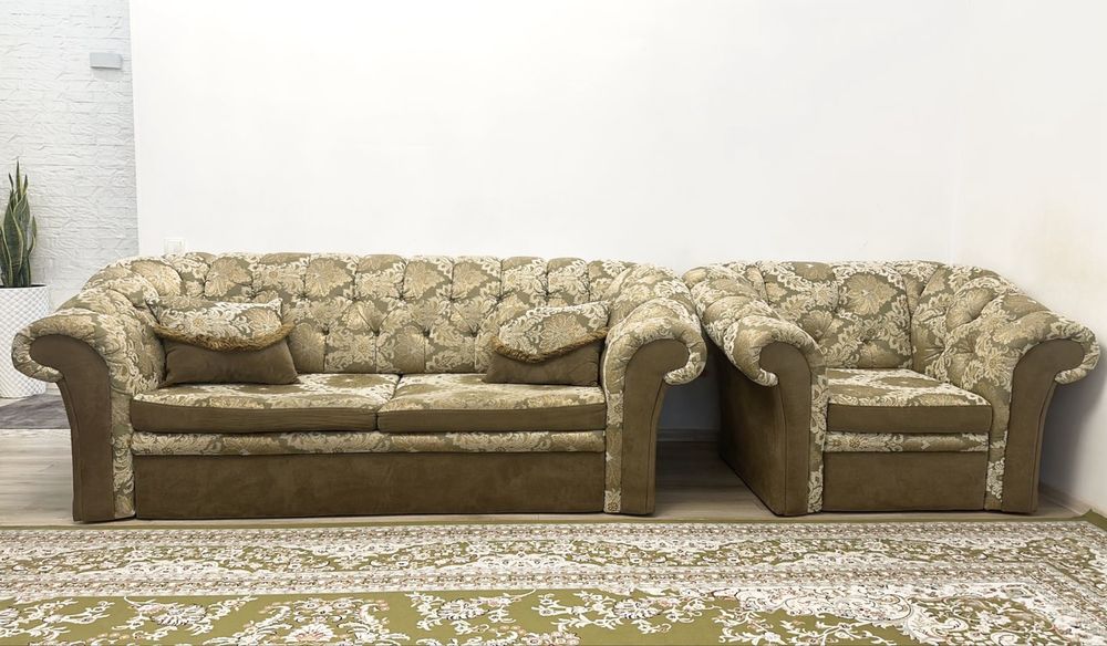 диван вместе с креслом в хорошем состоянии