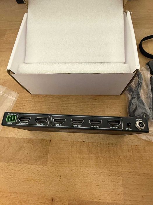 HDMI Splitter EZCOO 4x2 (4 intrări / 2 ieșiri) - 4K 60Hz HDR