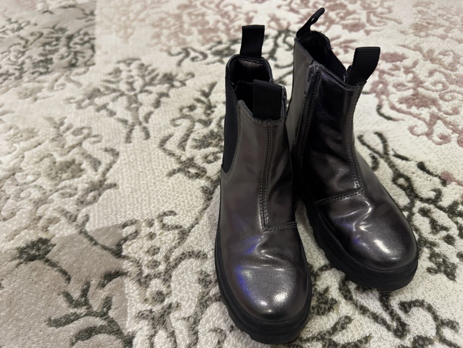 Детски боти на hm