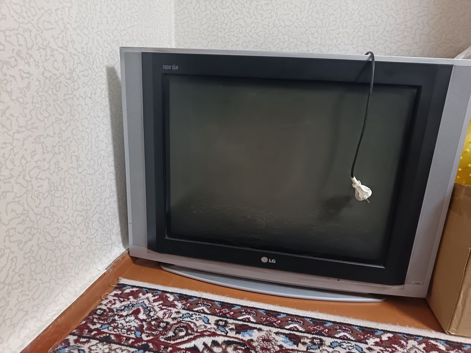 Продам телевизор LG