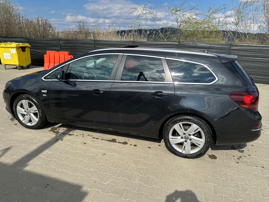 Vând Opel Astra J, sau schimb cu Moto