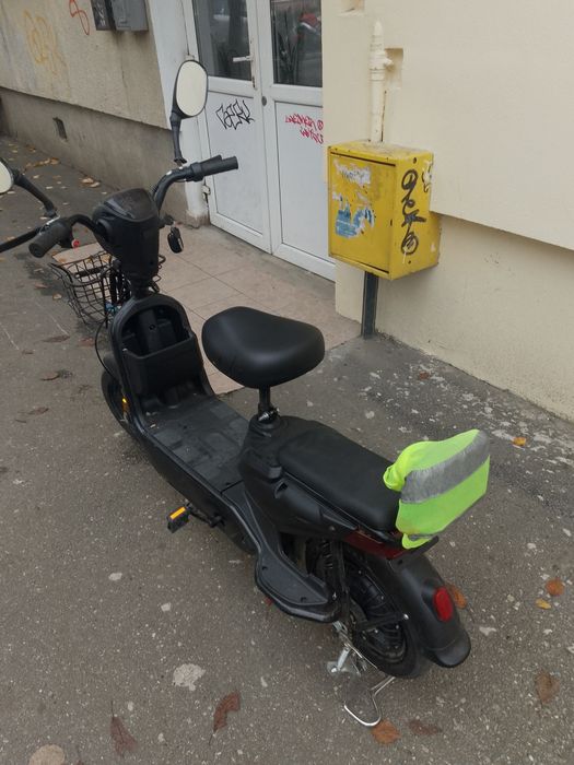 Vand scuter electric