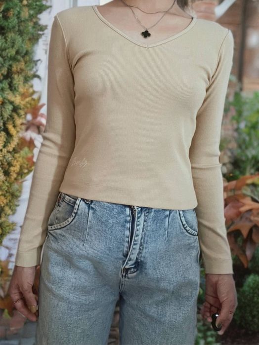 Женский бежевый лонгслив