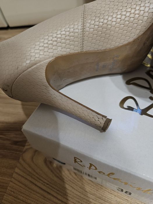 Елегантни обувки, естествета кожа с ток размер 38