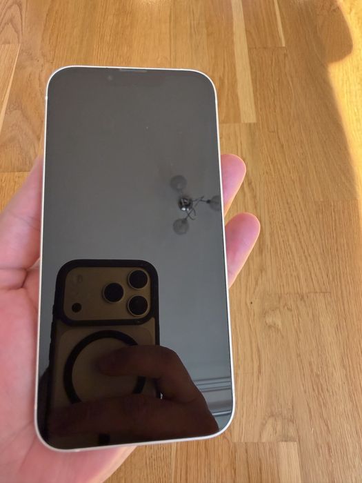 Iphone 13 128 GB Starlight (Бял) , неразличим от нов