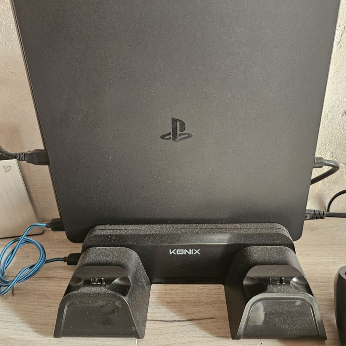 De vanzare Playstation 4