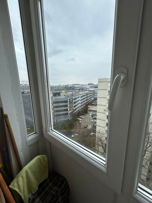 Vând apartament 2 camere zona Mega Mall