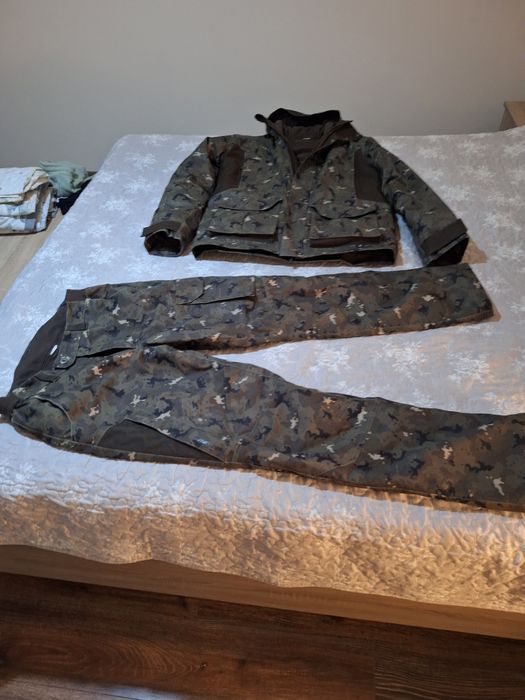 Продавам екип за лов размер L