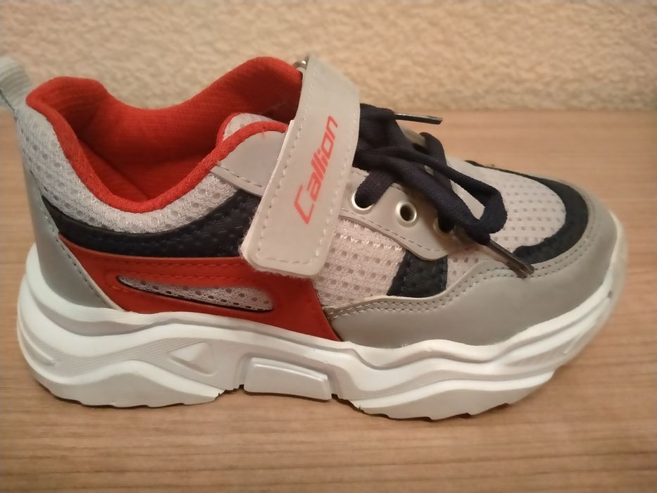 Кроссовки детские