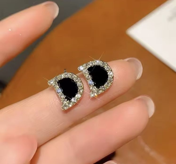 10 лева нови обици