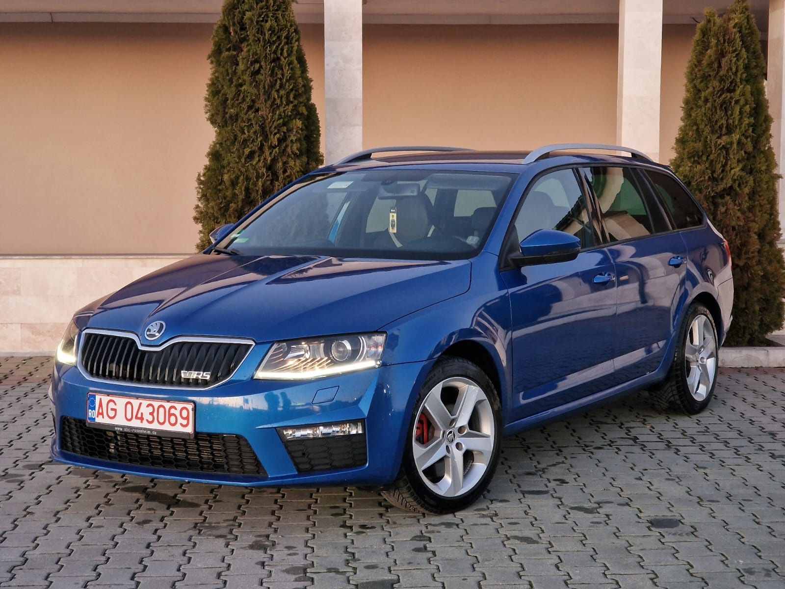 Skoda Octavia VRS / 2014 184CP / Bi-Xenon-Led / Navigatie Bradu • OLX.ro