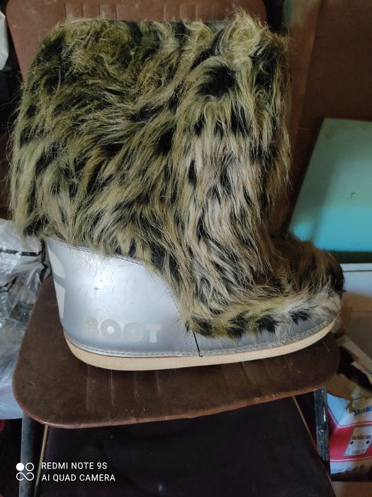 Продам Уги 41-43 размер