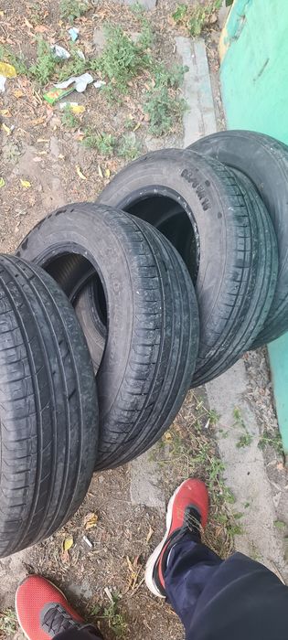 Продам летние шины  RoadX 195x65x15.
