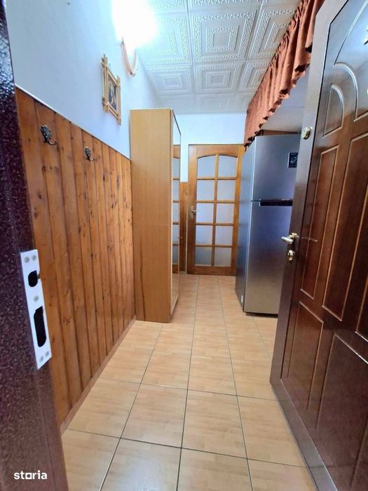 Apartament 2 camere,Craiovița Nouă-școala 33,centrală proprie,mobilat