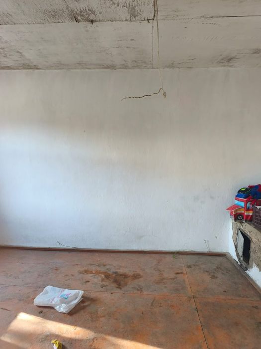 Жер үй сатылады.