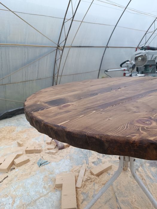 Трапезни маси и плотове за маси