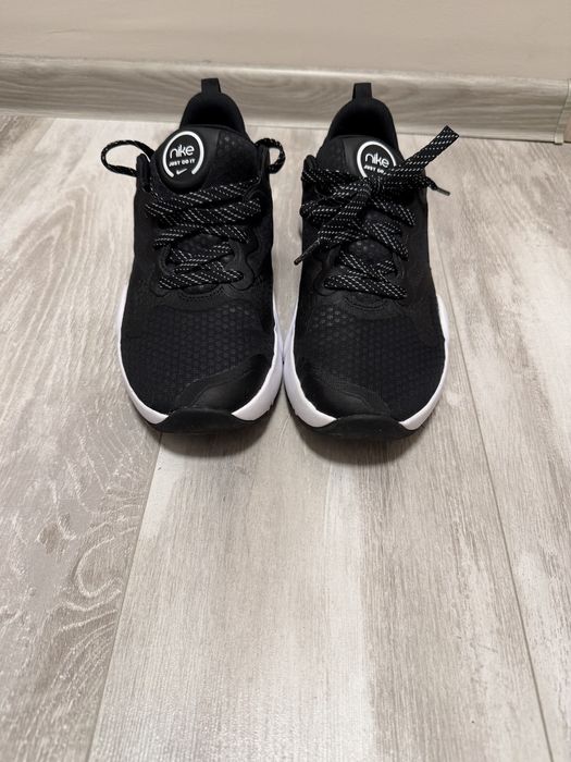 Продавам мъжки маратонки Nike