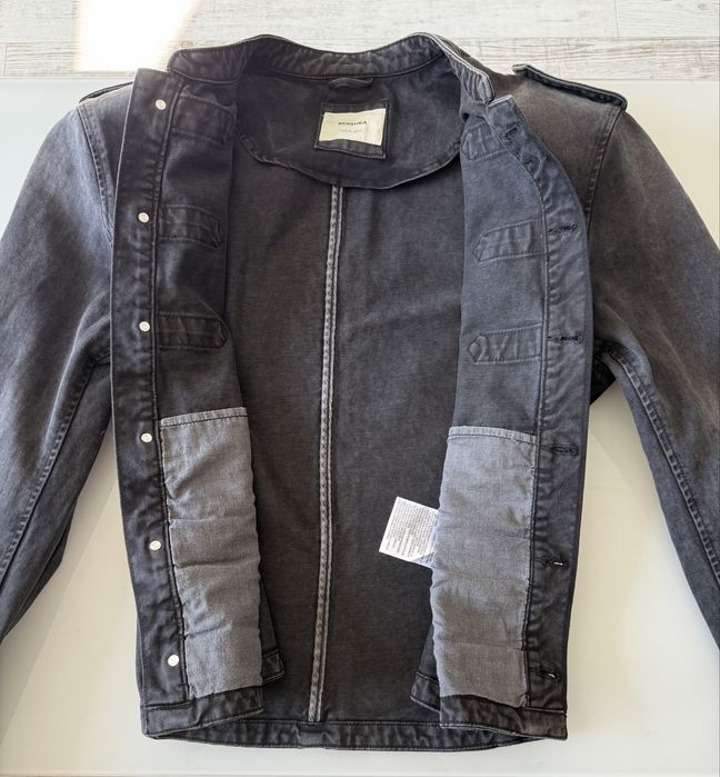 Мужская джинсовая куртка BERSHKA