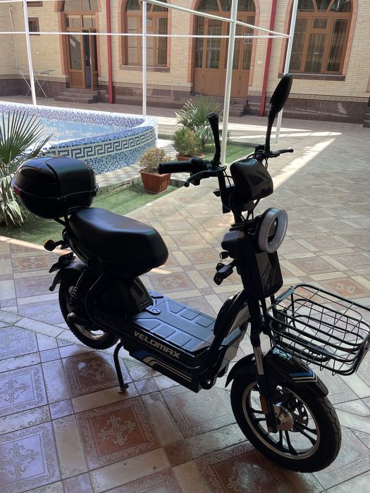 Elektra sukuter  pachti yangidek bir zaryadda 35 40  km yuradi