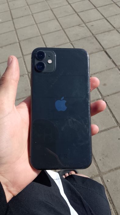 Айфон 11 черный.