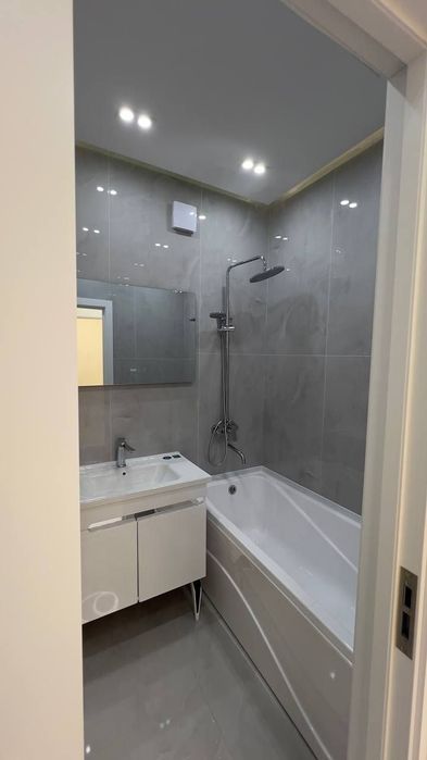 Пpoдаю 2х ком отдельный Bxoд 65м2 метро Миллий Бог Ош Маpkaz