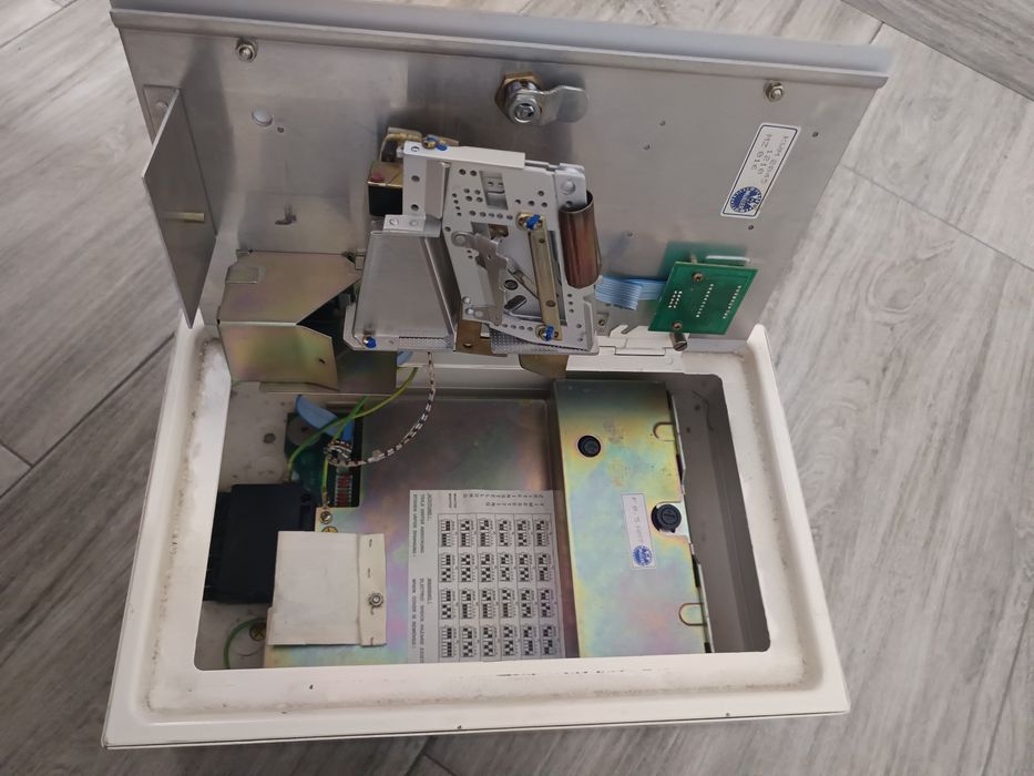 Aparat ( mașină ) pentru solar cu fise, jetoane