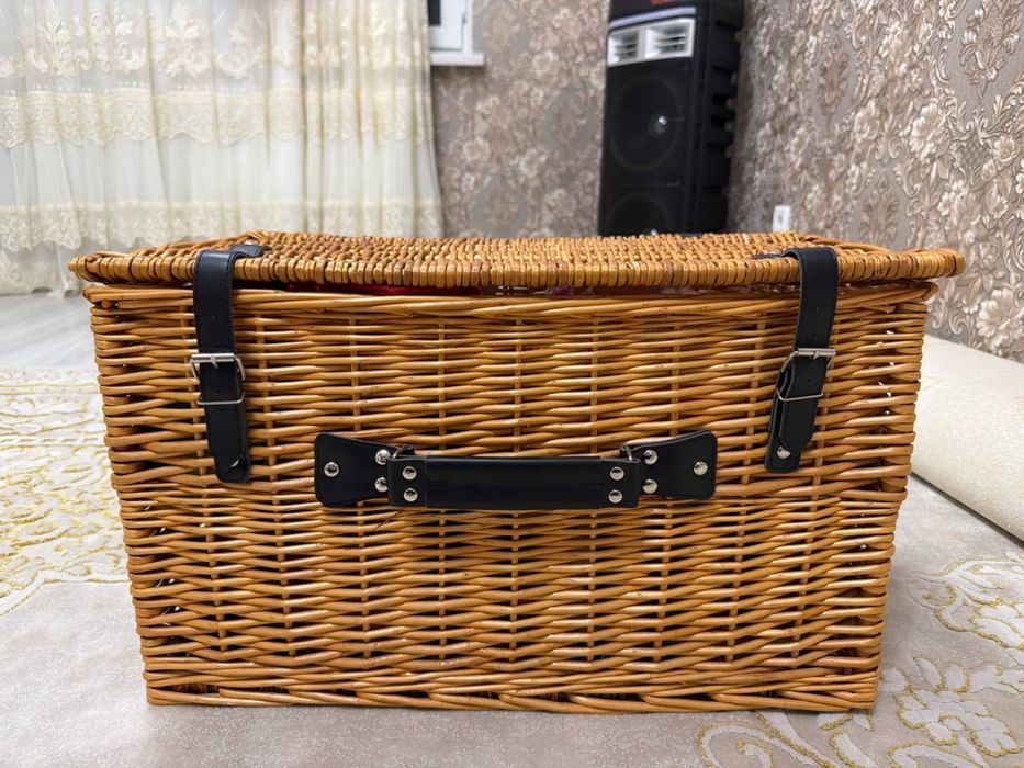 Плетенний сундук