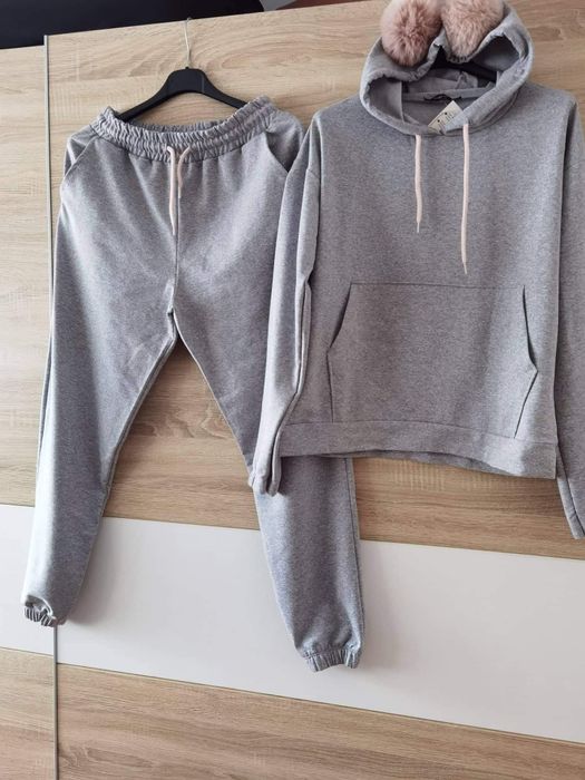 Дамски спортен екип с ушички