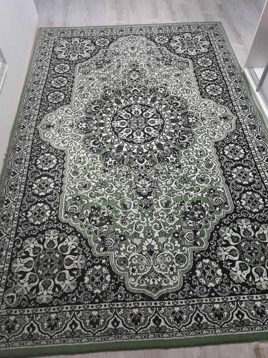 Продам ковёр в хорошем состоянии