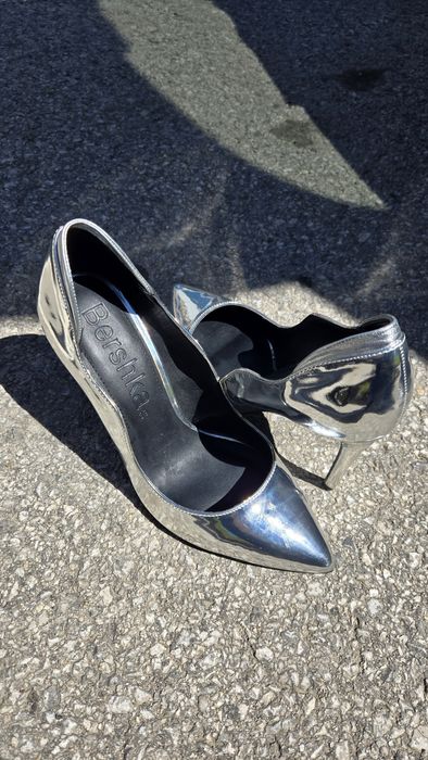 Обувки на висок ток