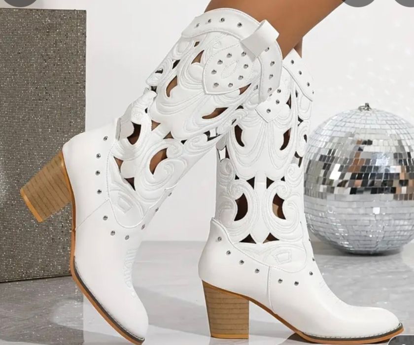 Ботуши дамски бели,летни,кожени каубойски.Дамски обувки.Маратонки