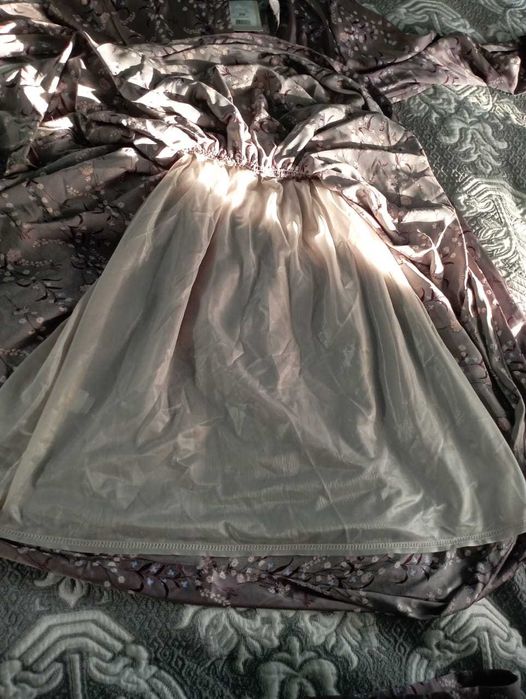 Продам новое платье