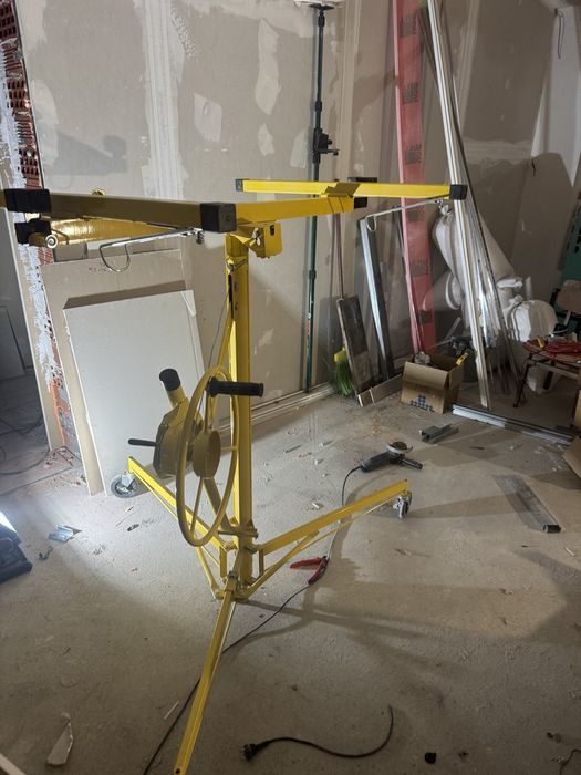 Повдигач за гипсокартон