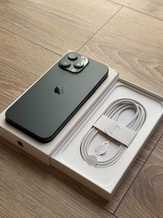 Iphone 16 PRO MAX, 256gb, bat.100% - 35 cicluri încărcare - negru titan