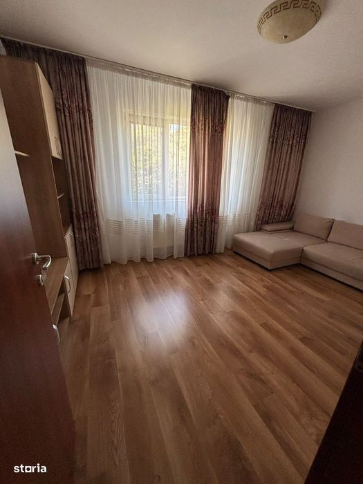 Proprietar vând apartament 2 camere cu curte proprie 113 mp