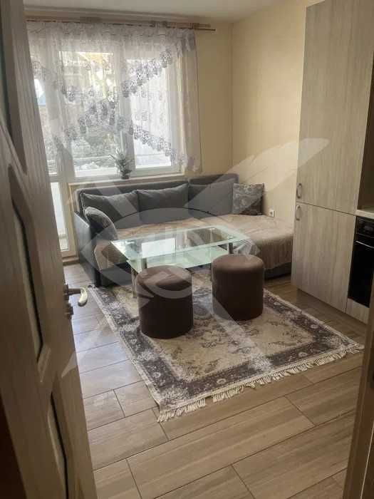 Дава се под наем Тристаен апартамент в Варна, Колхозен пазар - 85 кв.м за 500 € - Снимка #1