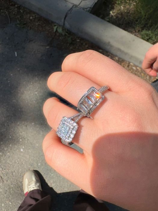 Продам 2 кольца по отдельности можно
