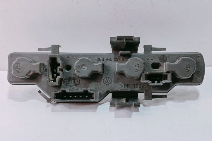 Soclu Stop Dreapta  6N0945257B Volkswagen VW Polo a 3-a generatie 6N