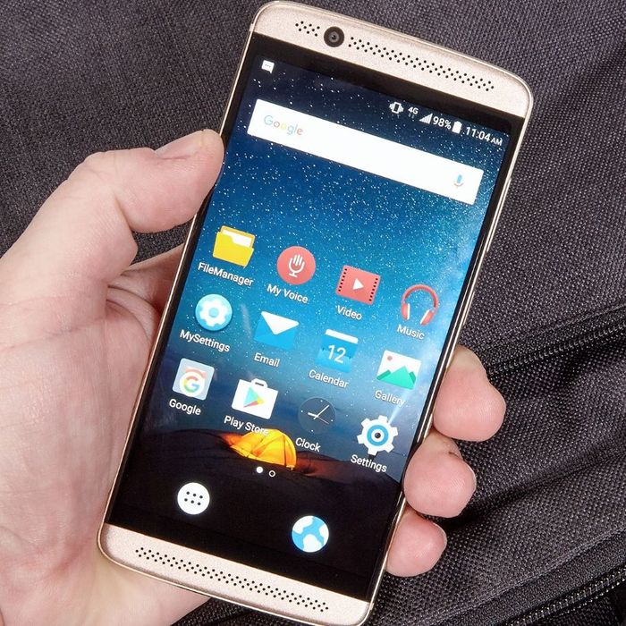 Vând zte axon 7 mini