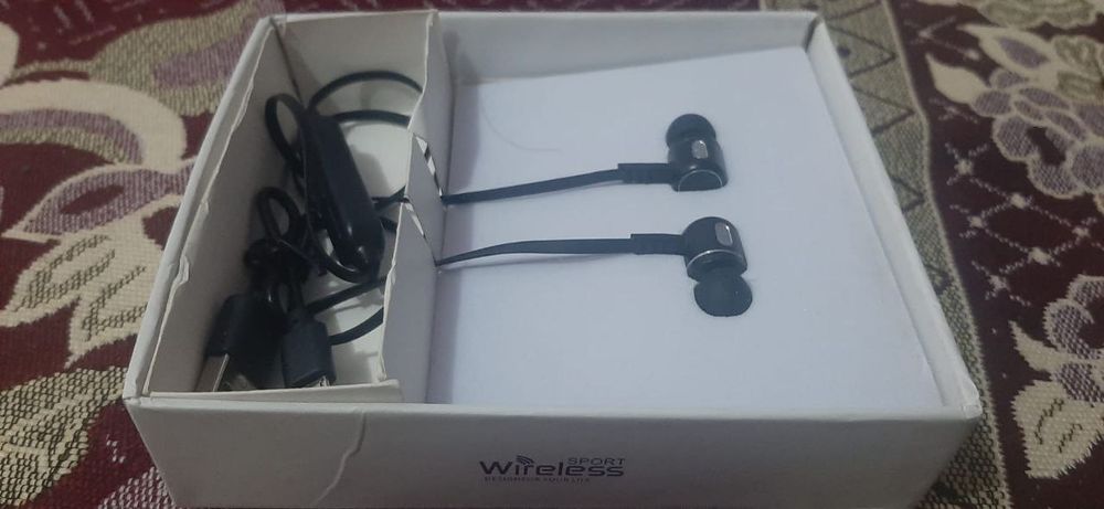 Проводной Bluetooh наушник Новый Каробка