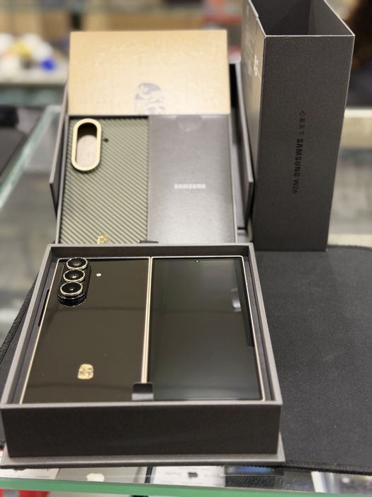 Samsung W26 16 / 1 trb black