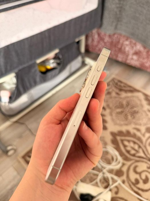 IPhone 15 pro белый