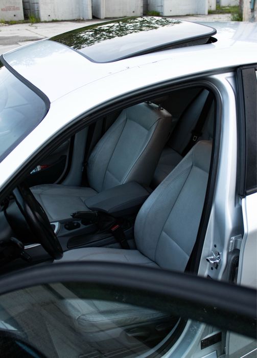 BMW E87 120i 150CP • Trapă • HiFi • Dublu Climatronic • PDC • Full piele • Înmatriculată