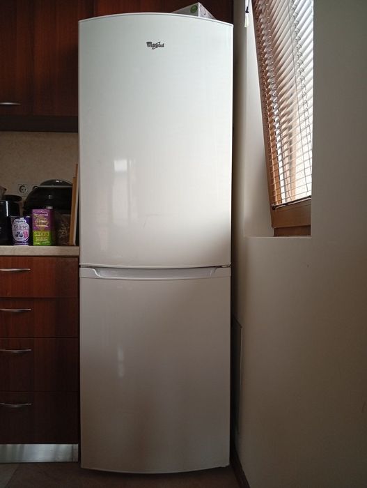 Хладилник с фризер