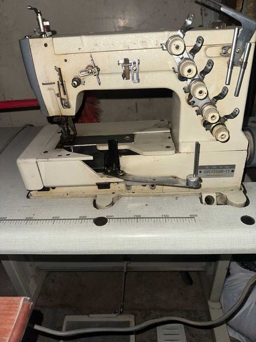 Тикув машиналари сотилади. 2 та  Овералок  ва Покривной