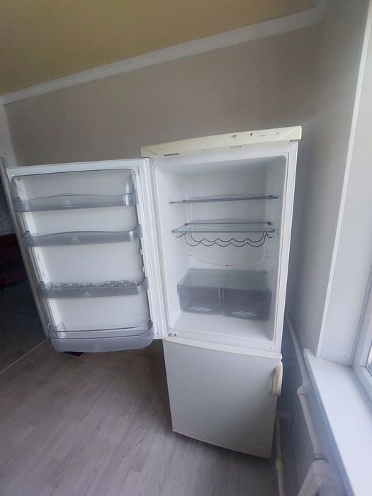 Срочно продам холодильник