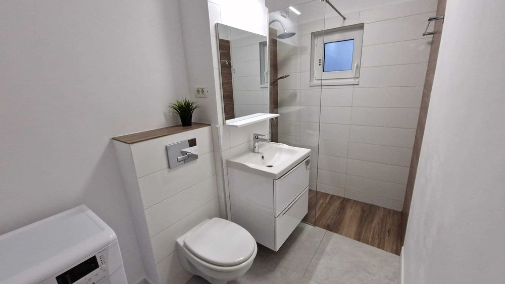 Ap. 3 camere, centrala proprie + parcare (Miorita - Kaufland Micalaca)