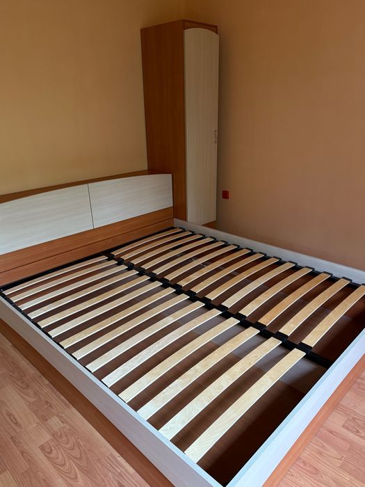 Спалня с два гардероба