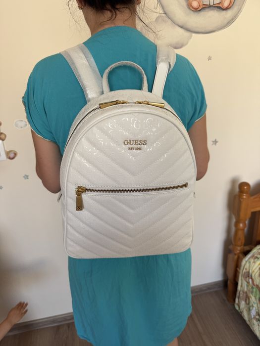 Раница Guess оригинална нова