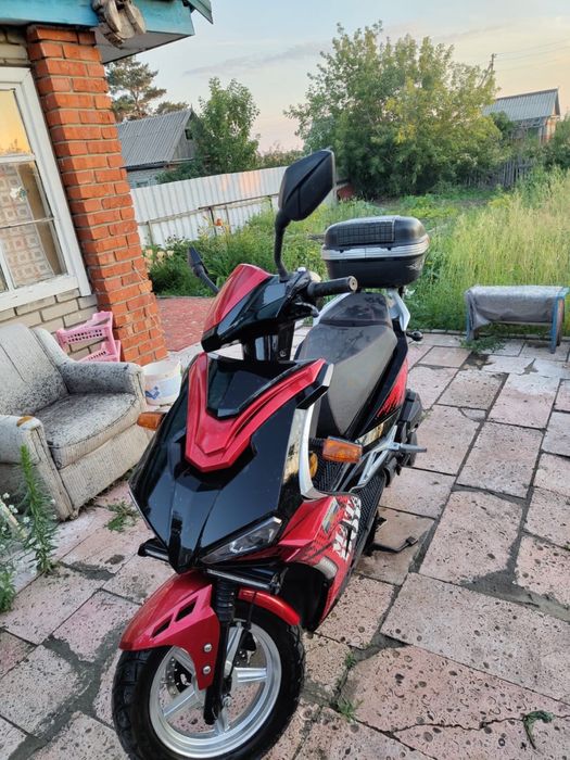 Скутер 150 кубов